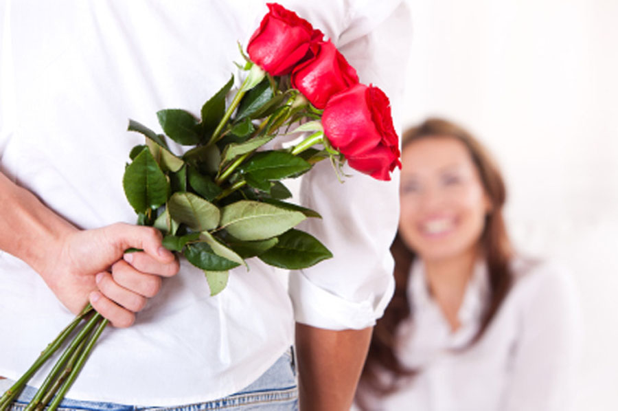 Как подарить цветы любимому человеку.